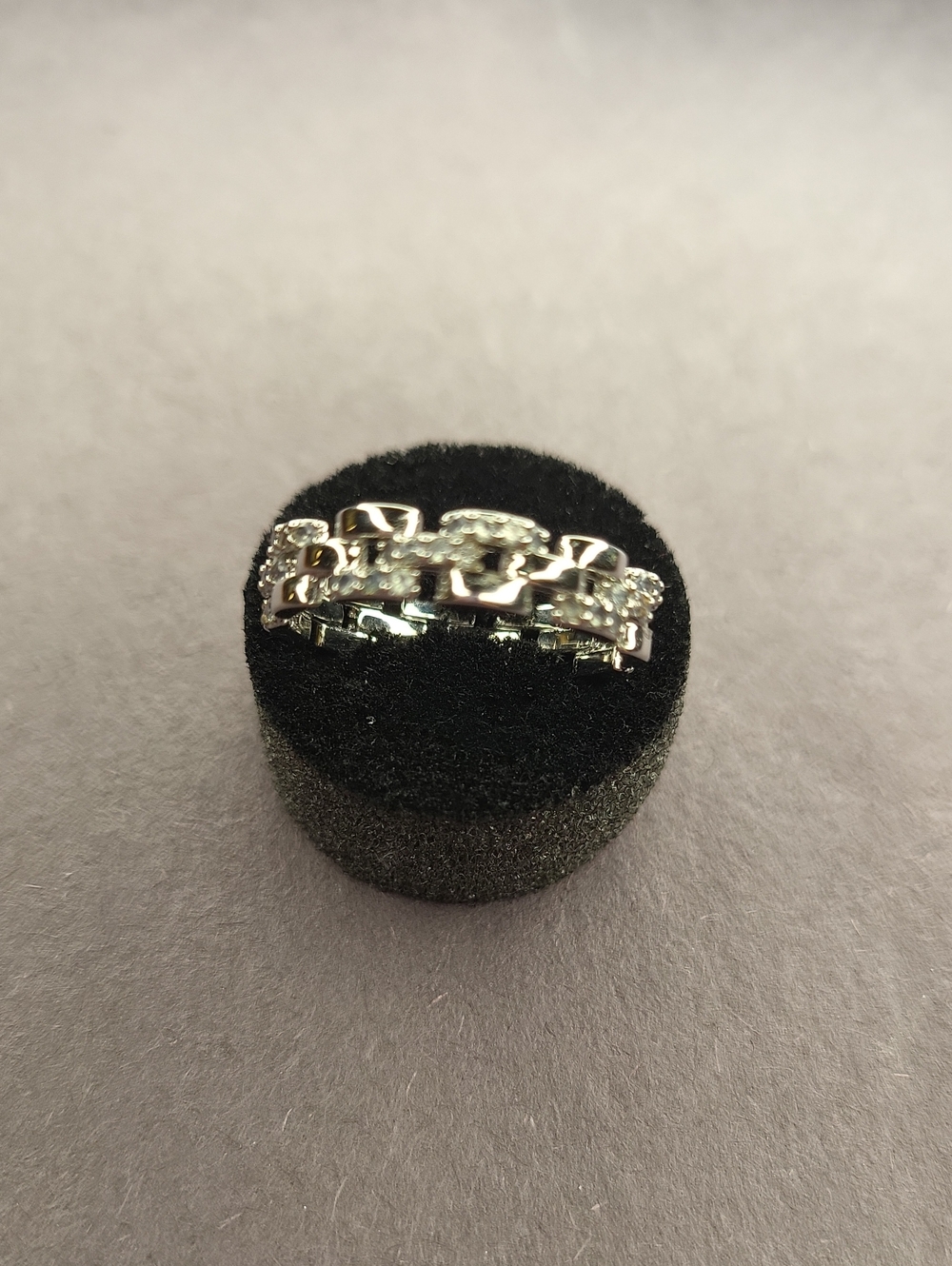 Silver Rhinestone Link Ring - Picture 4 of 6